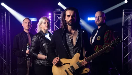 Wiltshire’s Best Wedding & Party Bands - Wonder Year