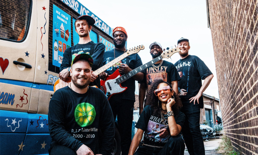 Roaming Boombox - mingling band for corporate events.